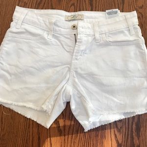 Levi’s white cut off shorts 4